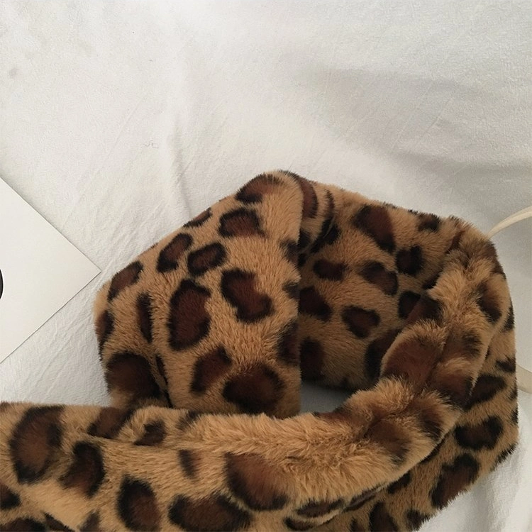 2022 El invierno llegan nuevos Leopard Print bufandas de lana para las mujeres coreano Moda versátil falsos anti pelo de conejo de peluche Neckpiece Bufanda de la marca de la cruz