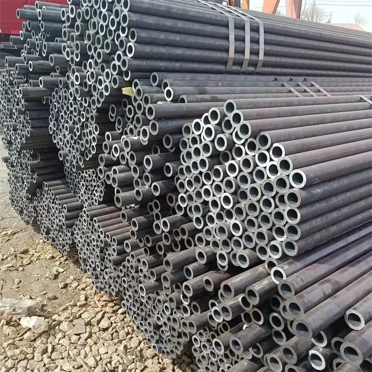 Carbon Seamless Steel Pipes ASTM A106 A53 A160 St37 St52 1020 Round Alloy Carbon Seamless Steel Pipe/Tube Carbon Steel Pipe Custom Size Steel Seamless