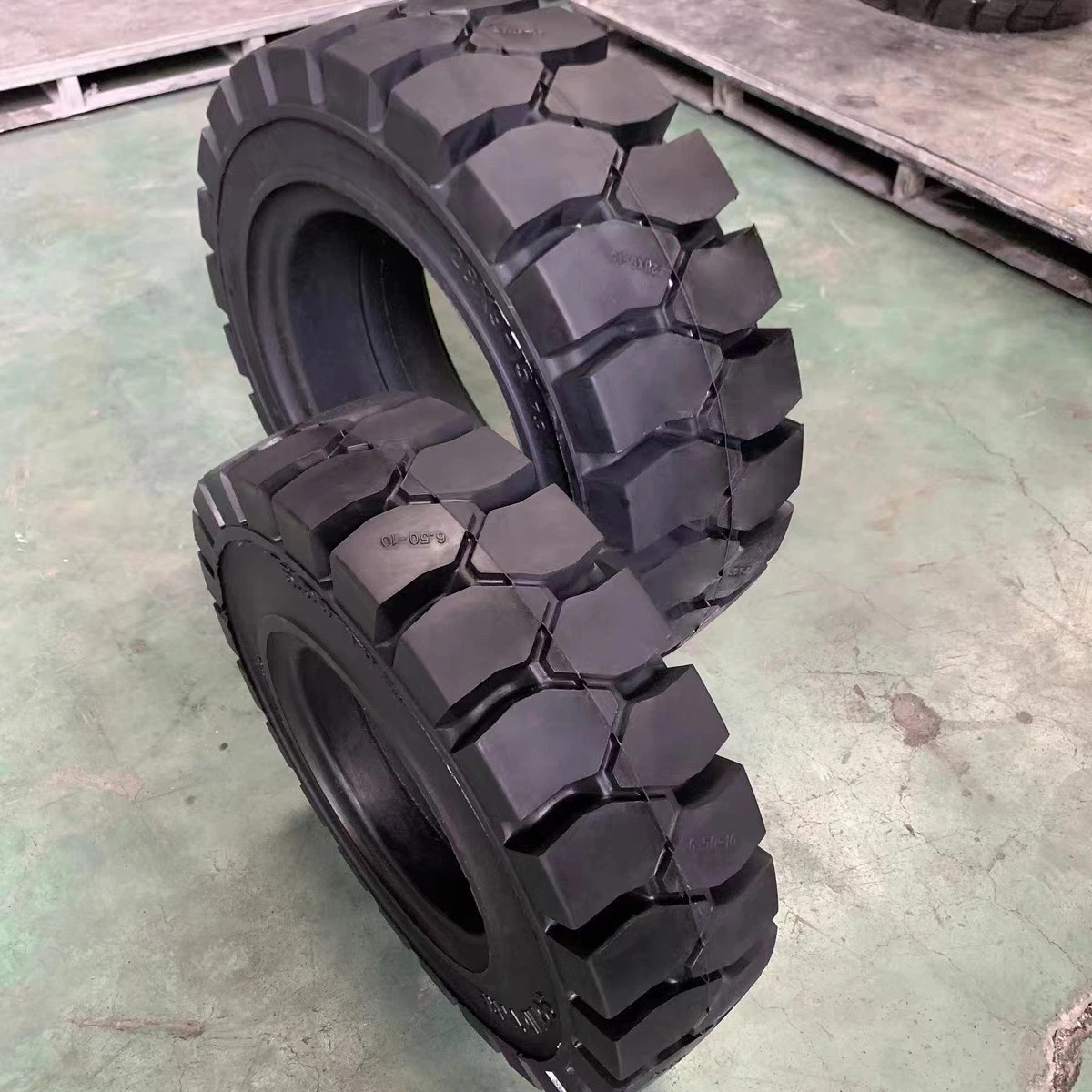 Wholesale Cheap Price Chinese All Steel Radial Truck Tyres Tires