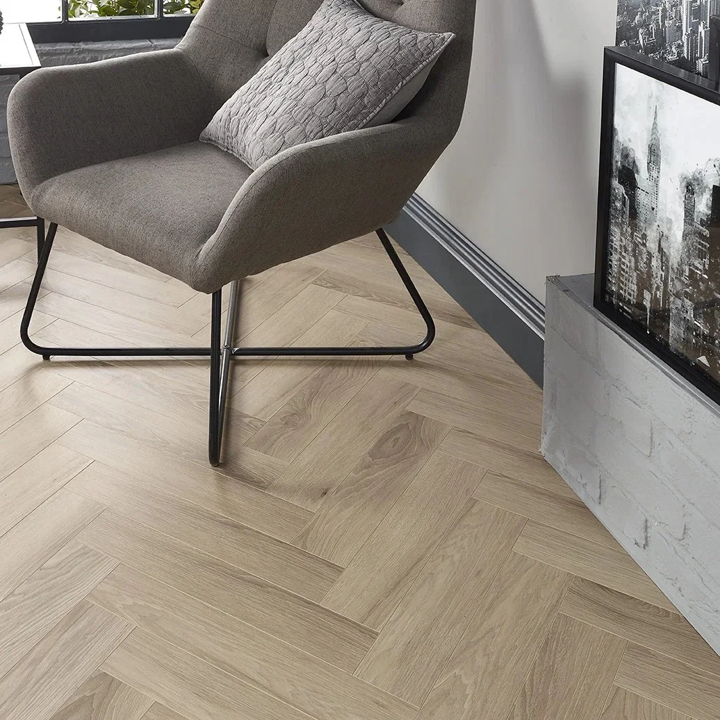 Chine Vente en gros HDF MDF 8mm-12mm chevrons SPC/PVC/LVT/Luxury Plak/Planks en vinyle plastique Bois technique/parquet en bois/carrelage en stratifié/carreaux