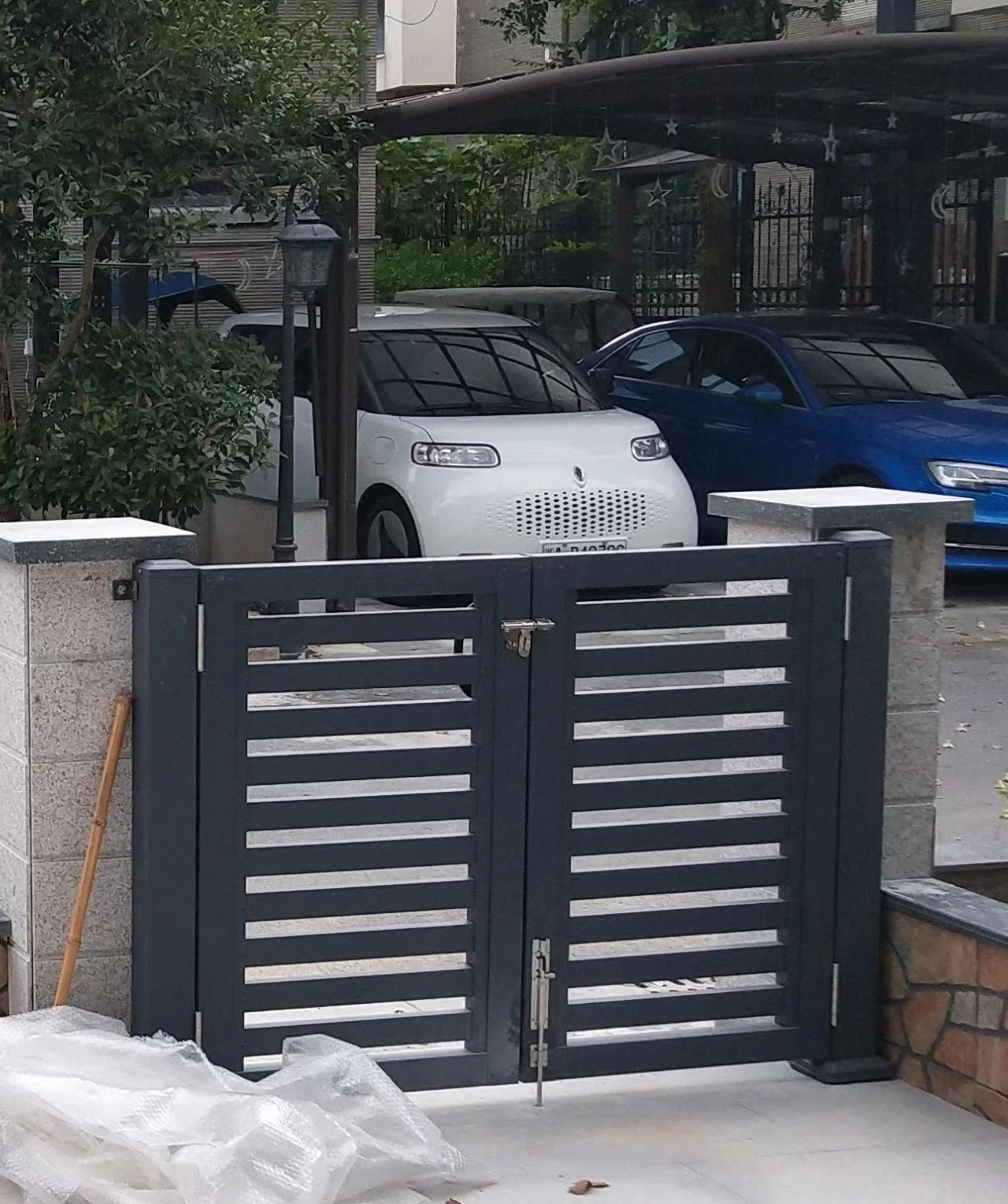 La porte en fer forgé/jardin/coulissant/Allée de clôture de la porte à des fins résidentielles/jardin/chambre Courtyard Entrée clôture barrière en aluminium