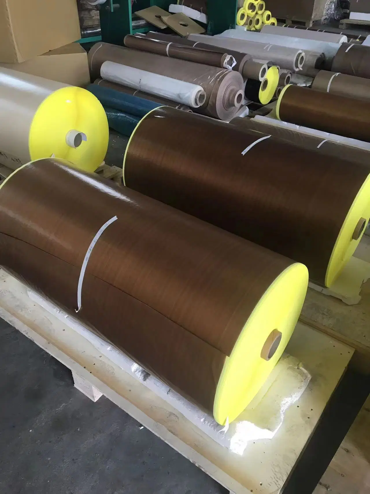 High Temperature and Wear Resistant PTFE Coated Fiberglass Adhesive Fabric with or Without Release Paper PTFE Tape PTFE Adhesive Fabric with Release Paper