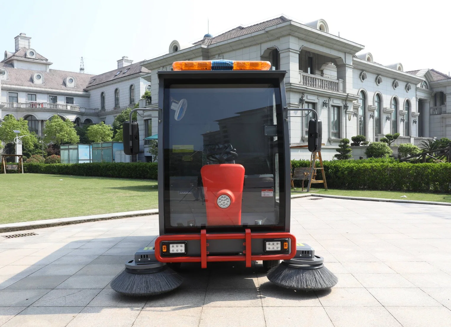 Late-Model Special Cleaning Vehicle for Highway and Street Large Sweeper Large Multi-Function Road Sweeper