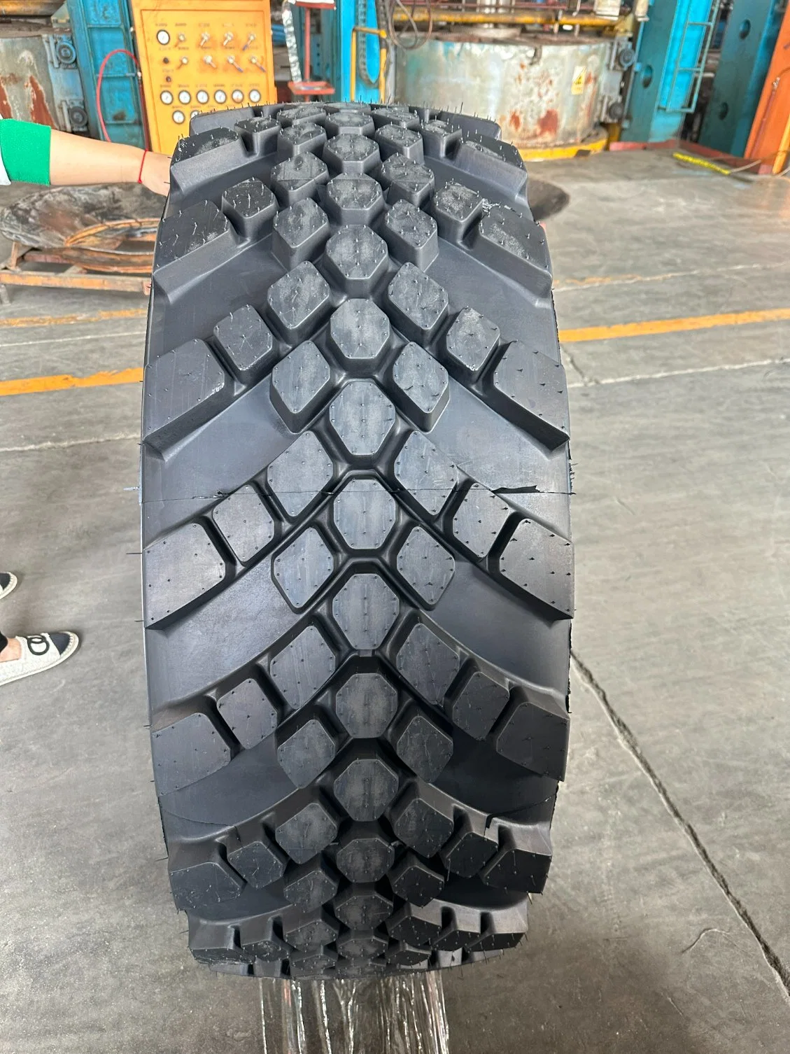 All Steel Radial Tyre 425/85r21 off Road Tire
