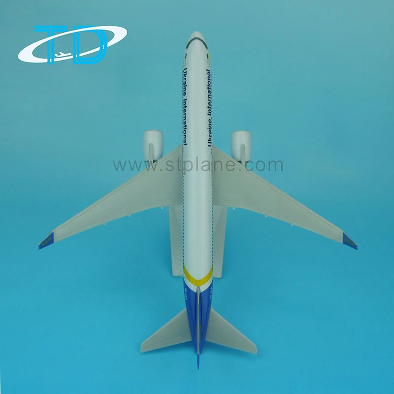 Boeing B767-300 Ukrainian Airlines 27cm 1 : Modèle 200 aéronefs d'affichage