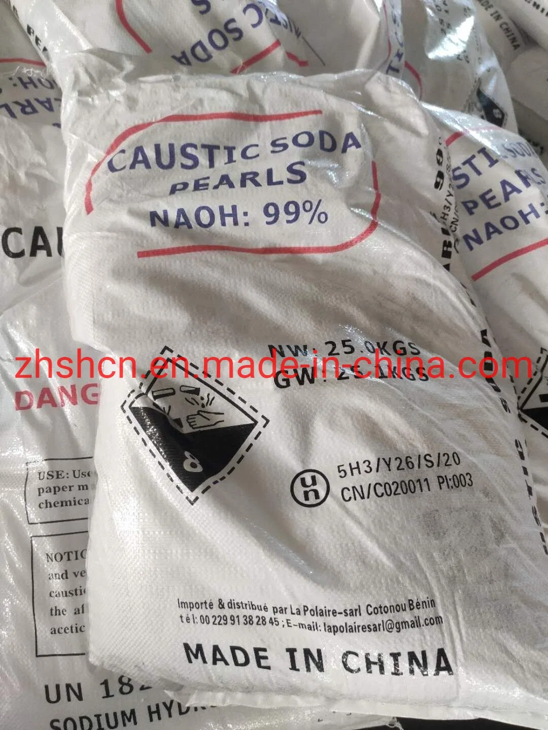 Pearl Caustic Soda Price Manufacturer Industrial Grade White Flaky Solid 99% Naoh Soda Flakes