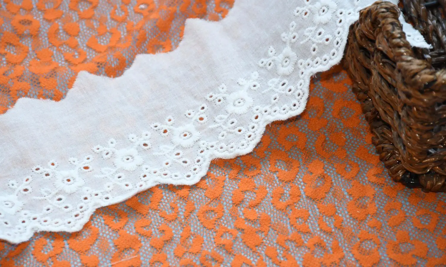 Elegante tejido de algodón con bordado y ribete de encaje para vestidos de boda