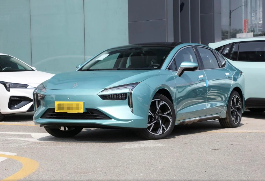 Jmev Jiangling Yi Electric Car Max Speed 120kmh New Energy Car