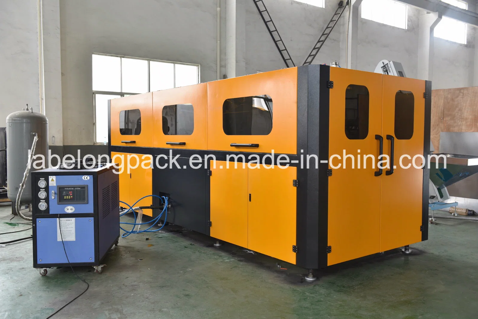 High Capacity Automatic Pet Bottle Blow Molding Machine