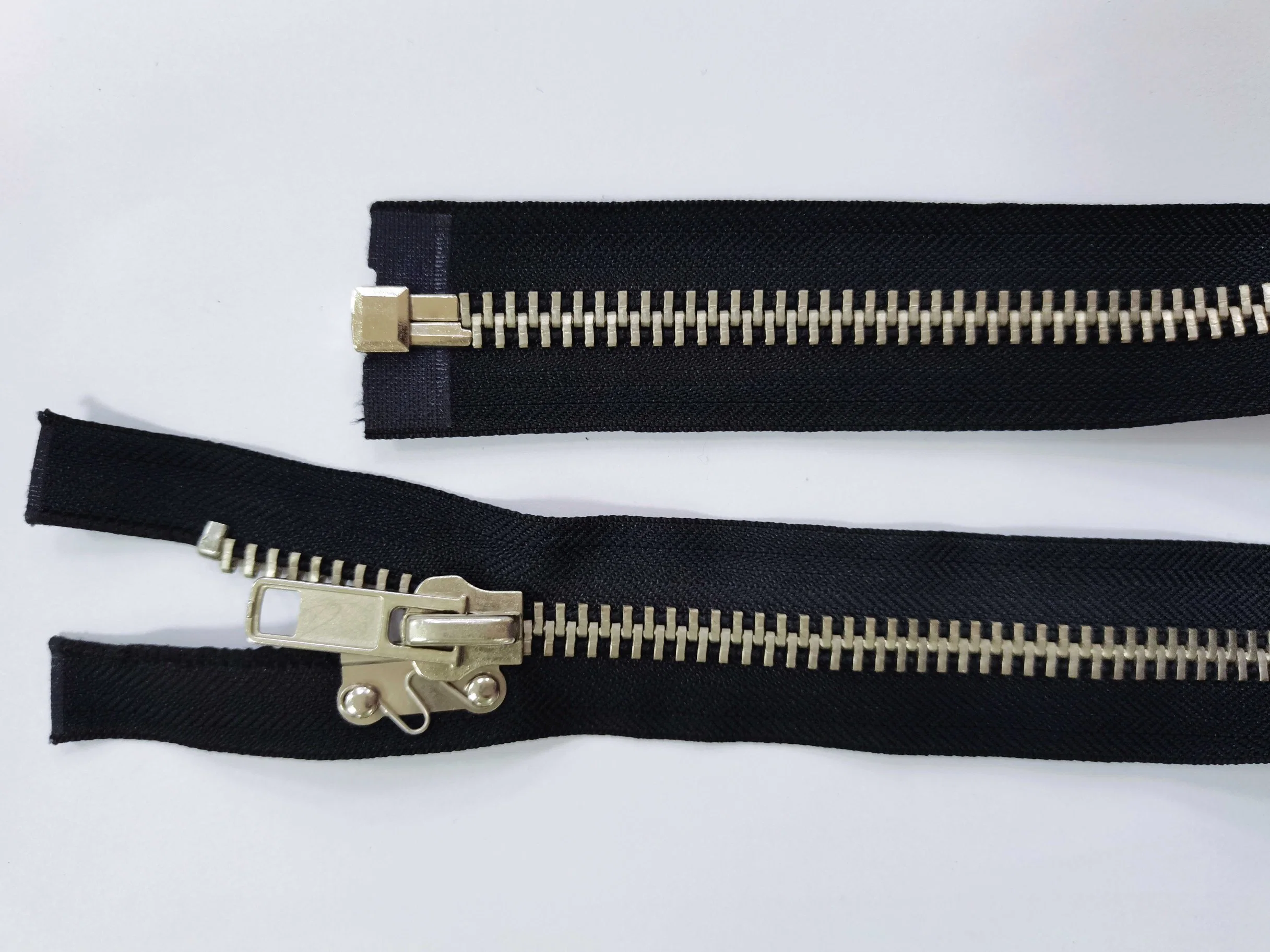 No. 10 Symmetric Teeth Metal Zipper Open End with Auto Lock Slider