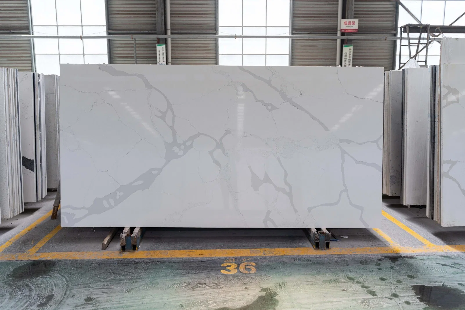 Fish Maw White Artificial Quartz Stone for Kitchen and Bathroom Countertop