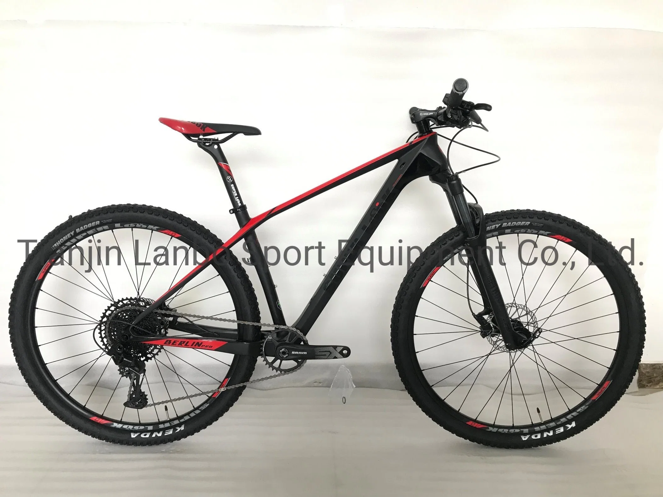 إطار الكربون 29er محور E-Thru Rockshox الهواء شوكة SRAM SX 1*12 مجموعة السرعة تقوم بضبط دراجة الجبال