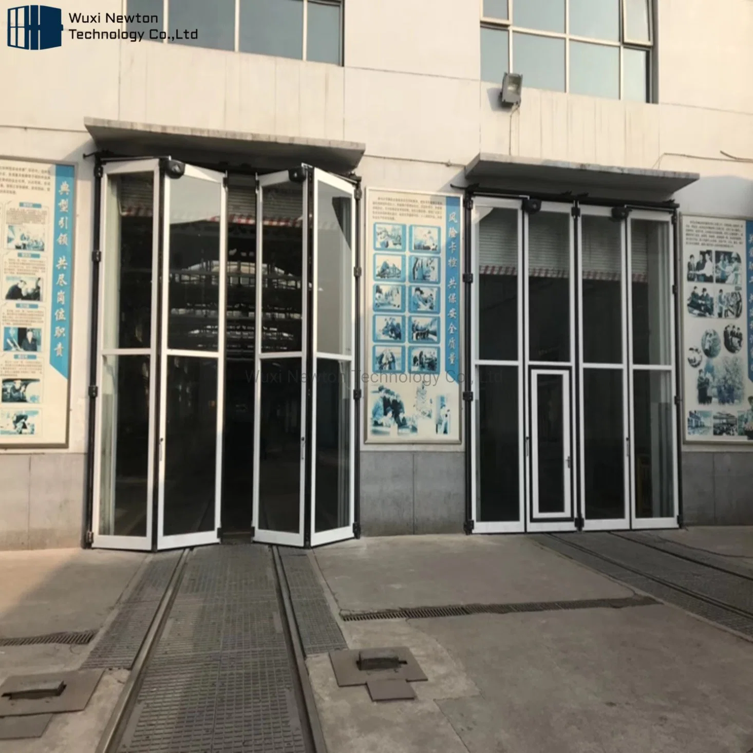 Puerta plegable industrial de aluminio con acordeón automático de seguridad comercial