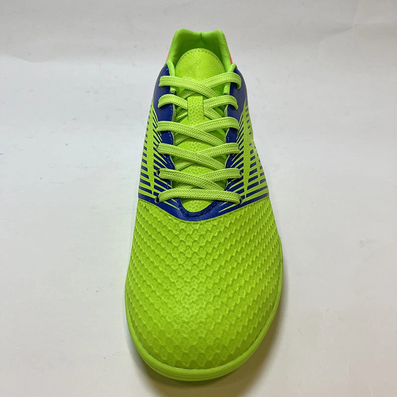 China Custom Professional Soccer Shoes Indoor Cleats Sneakers for Man