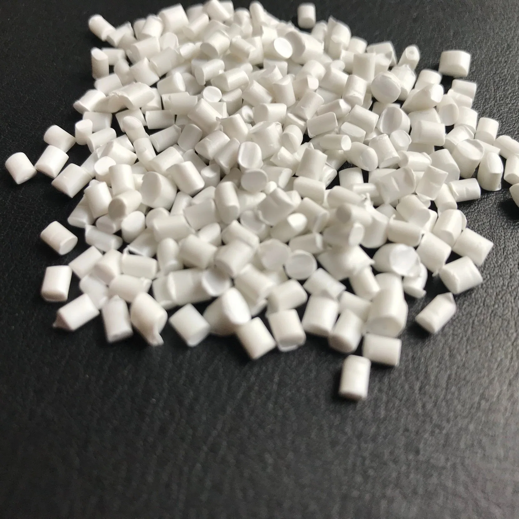 TPE Thermoplastic Elastomer Encapsulation TPE Shore a 70 Black for Sticking TPE Material