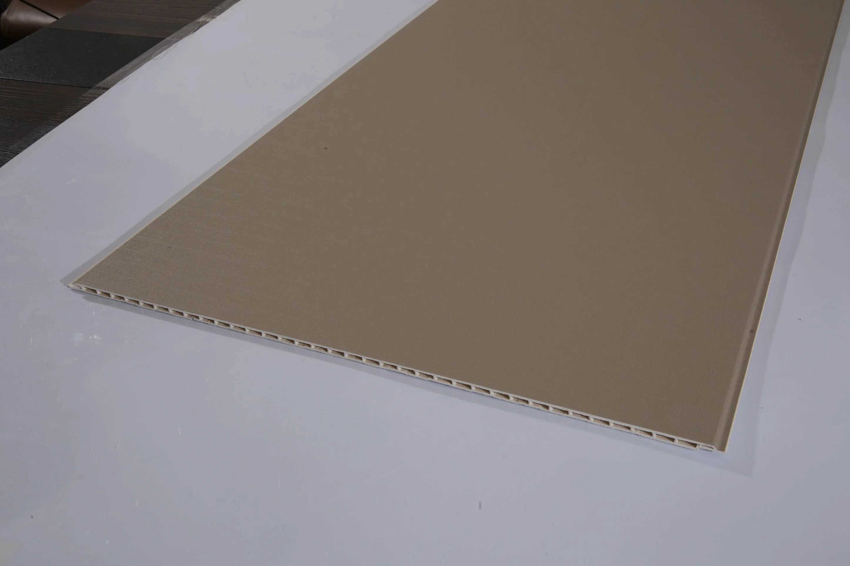 Plafond PVC Panneau mural intégré 300/400/600mm Matériau de construction étanche