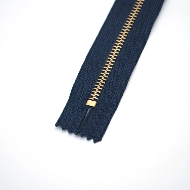 Competitive Price 10# Nylon Zipper Long Chain with Good Quality