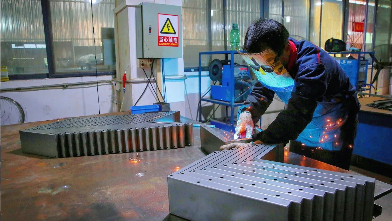 Custom Fabrication Services China Manufacturer Company Stainless Steel Aluminium Sheet Metal Part Stamping Welding