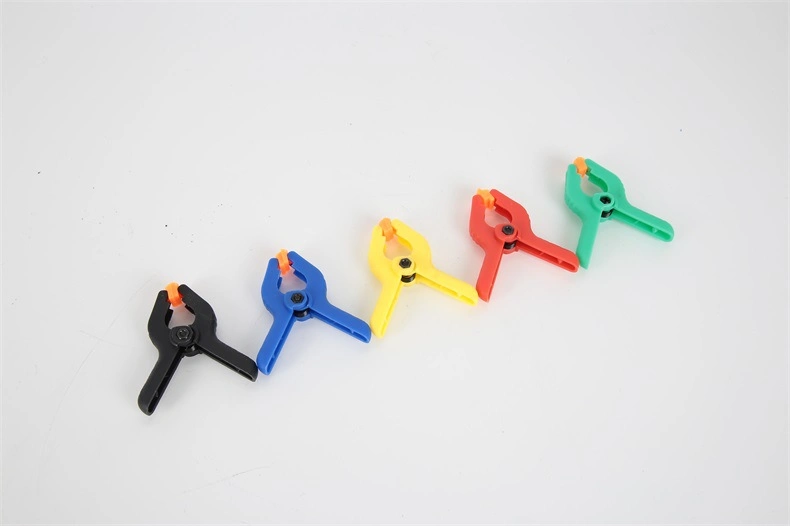 Manufacturers Wholesale 4 "Strong Plastic A-Shape Clip Photography Background Clamp Woodworking Clip Fast Fixed a-Type Spring Elastic Nylon Clip