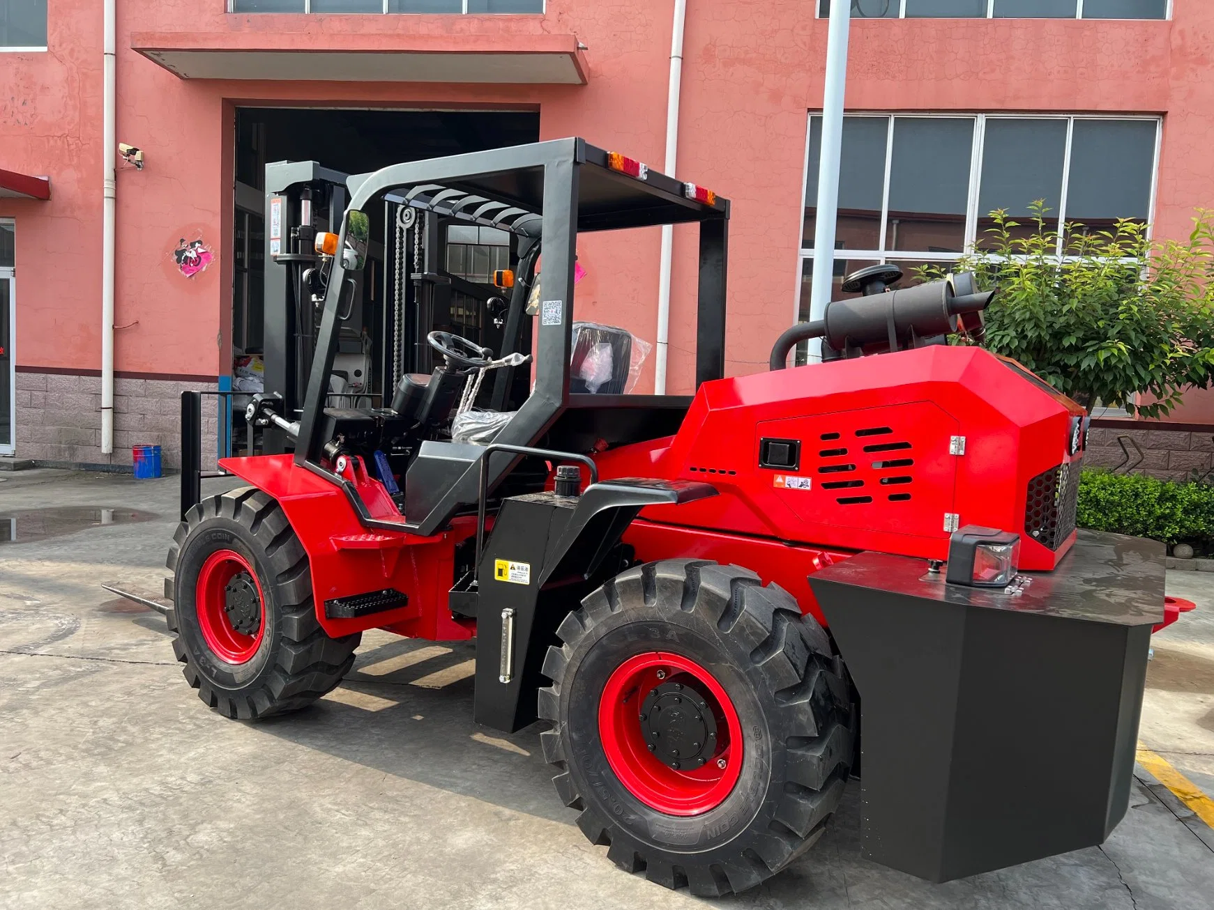 3-Ton todoterreno off-road de la carretilla elevadora diesel hidráulicas integrado