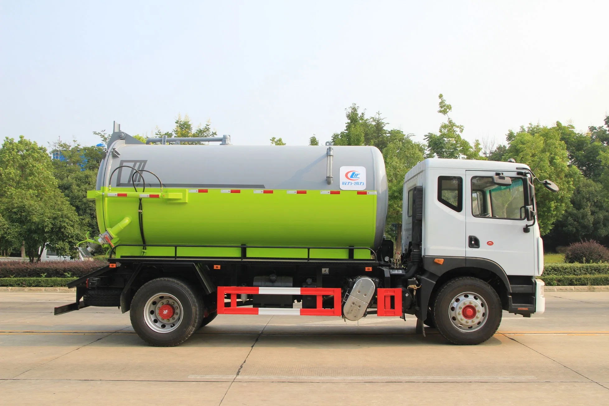 Right Hand Drive Sewage Suction Truck 10m3