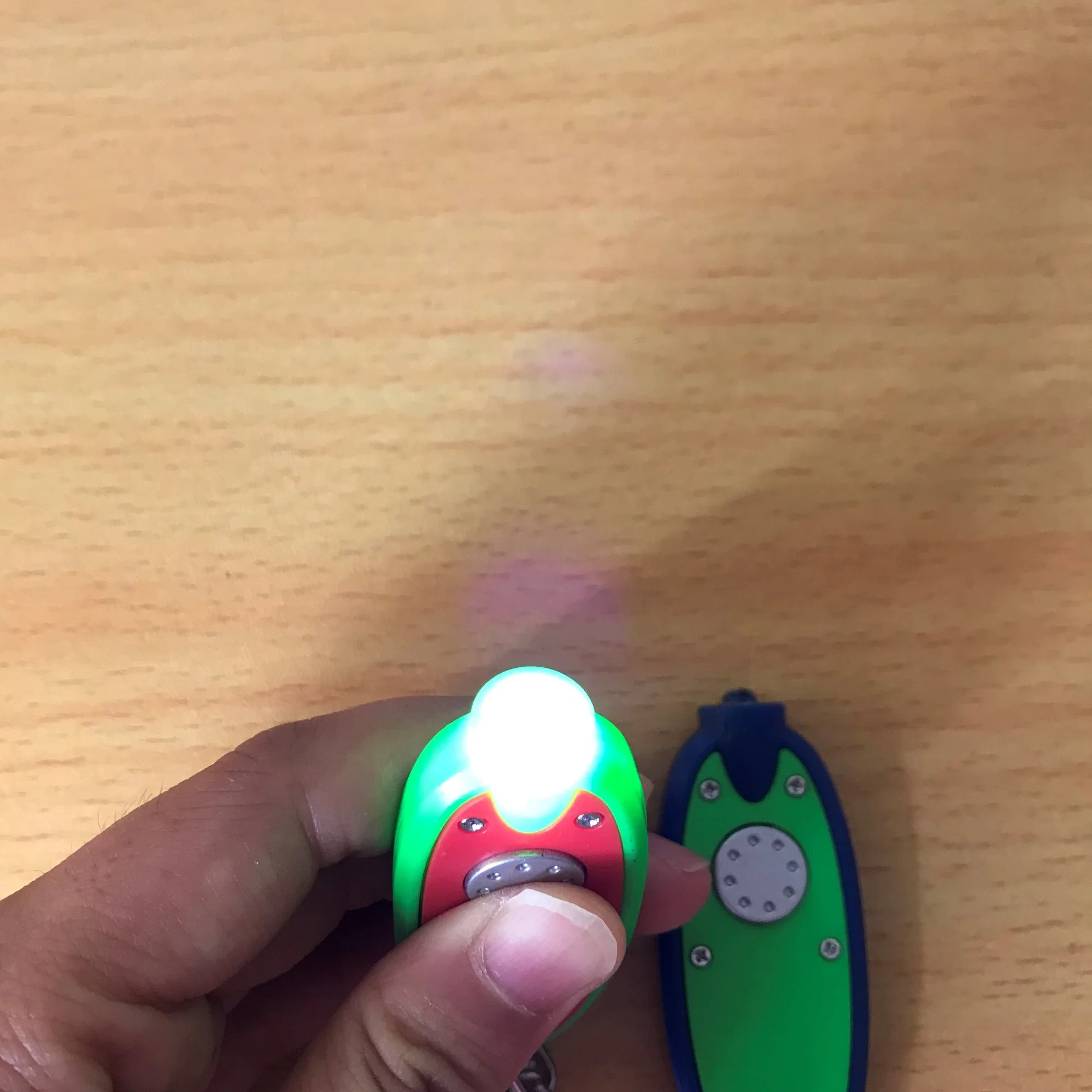 Lampe de poche LED Muti-Colors porte-clés pour la promotion d'utiliser