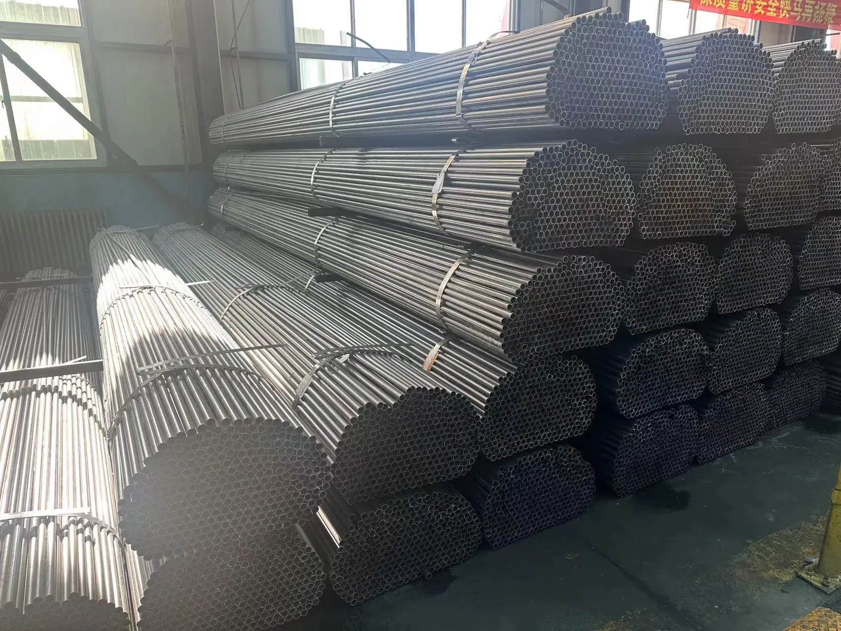 Factory Wholesale/Supplier Hot Rolled Q195 Q235 Q355 Customized Welded Circle Steel/Carbon/Galvanized Pipes for Medical Equipment