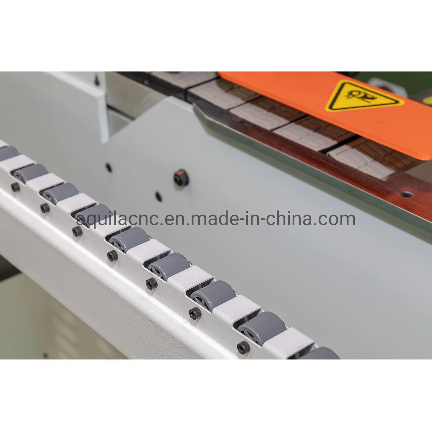 Automatic High Speed Computer Beam Saw Wood Machinery for Interior Doors Workshop