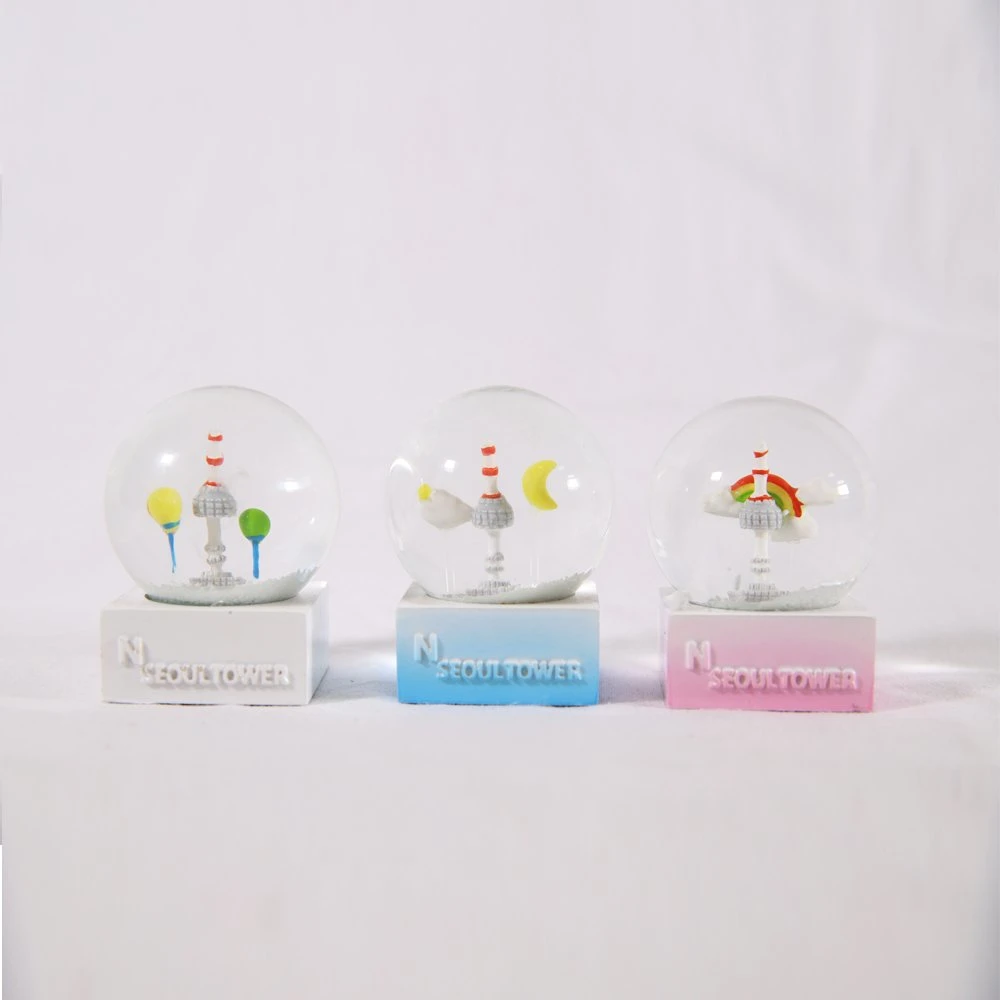 Custom Resin Water Globe Ornaments Crafts Handmade Polyresin