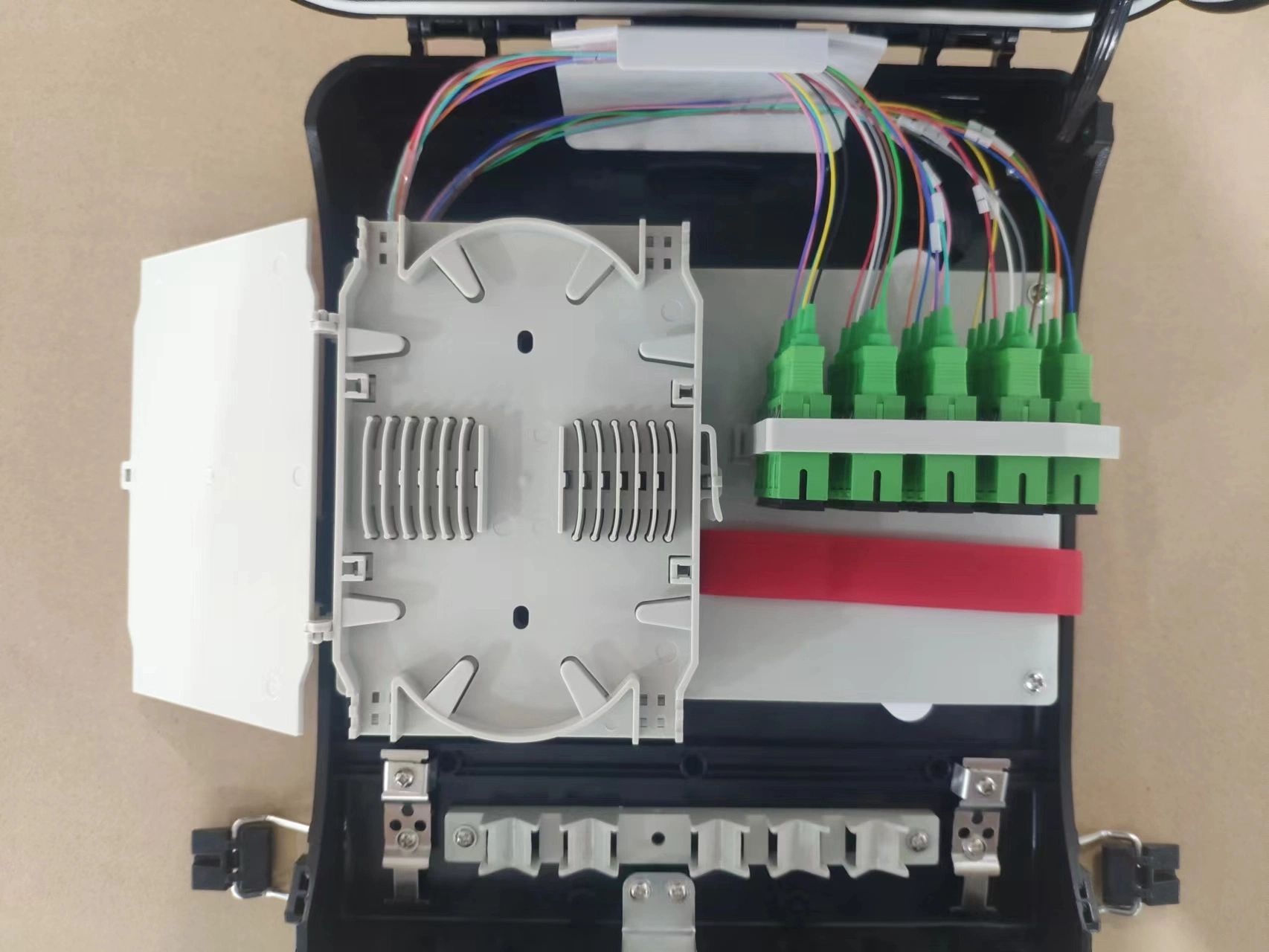 144 Core Fdb FTTH Fiber Distribution Junction Box 24 Core Sc Adapters