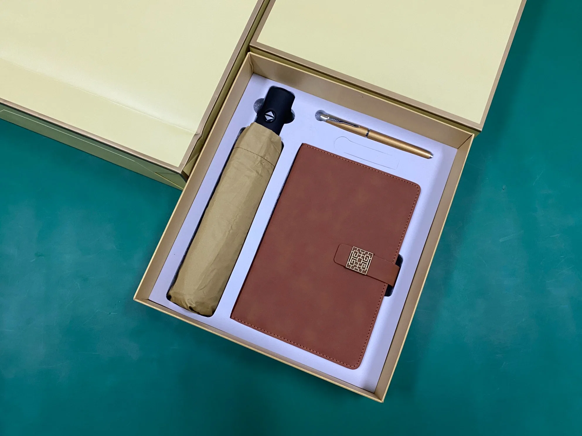 Luxus Notebook Company Geschenk-Set Leder Notebook, Regenschirm, USB-Stick, Stift