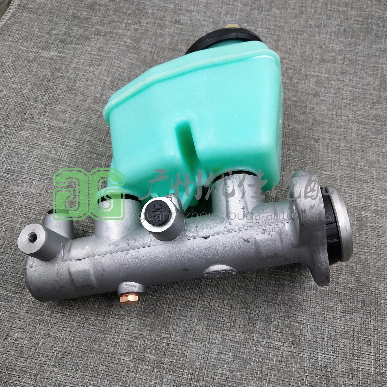47201-60831 High Quality Auto Parts Brake Master Cylinder for Toyota Land Cruiser Hzj79