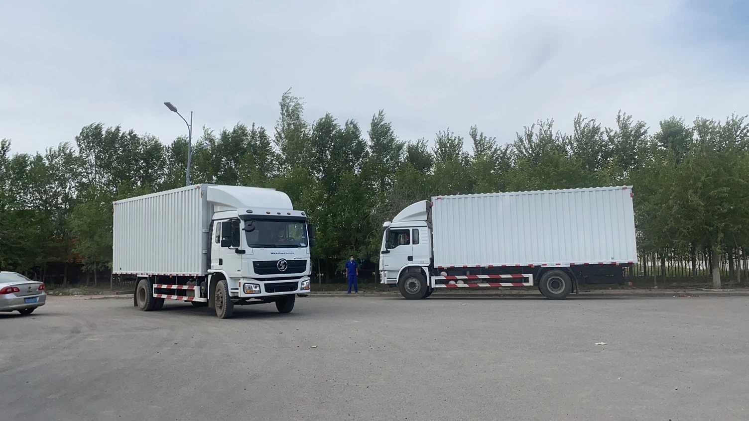 China Shacman 5toneladas a 8 toneladas Foton Aumark Aumark camioneta camioneta de carga con el coche cerca de la carga de exportación de cuerpo a Belice