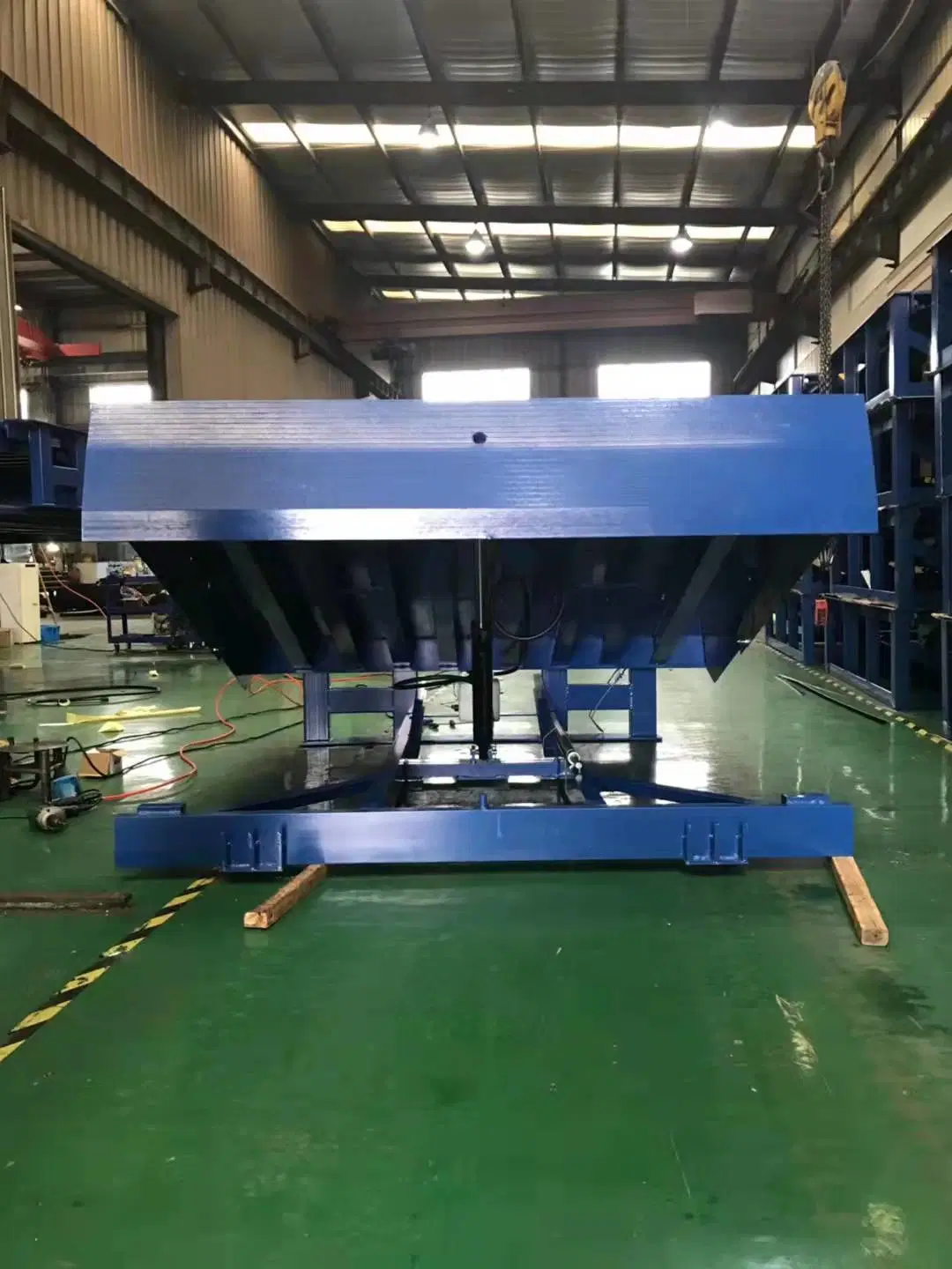 Swinging Lip Adjustable Loading Bay Truck Container Bridge Dock Lift Telescoping Leveler Ramp Lifting Equipment