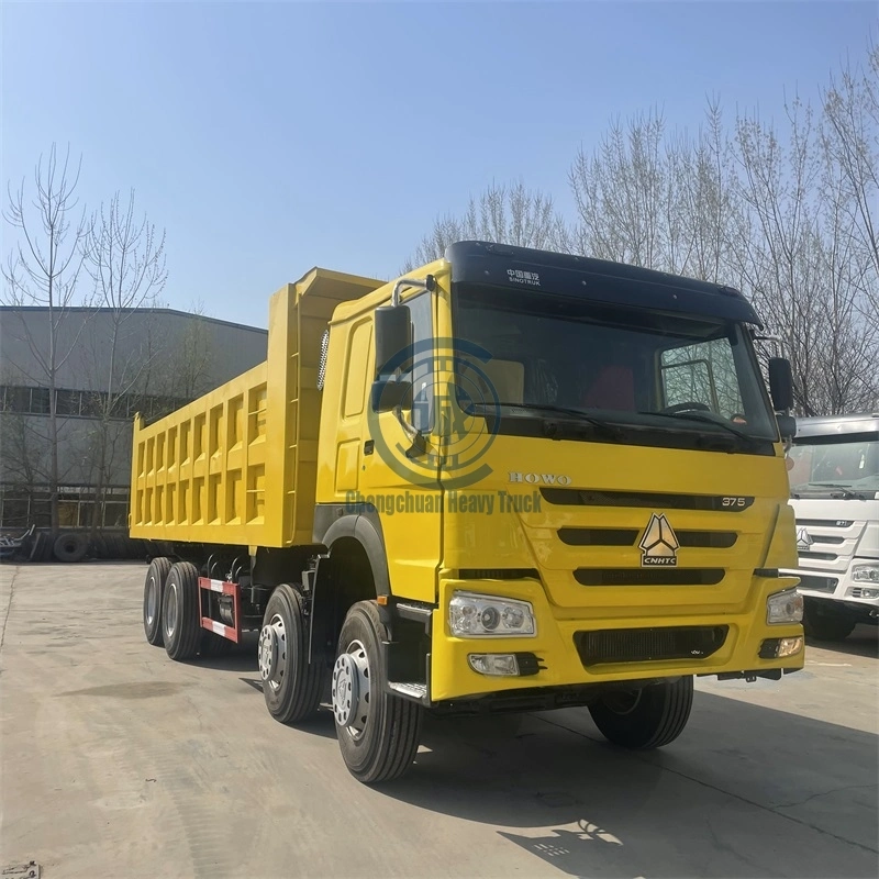 شاحنة شحن جديدة/مستعملة من طراز Sinotruk HOWO 8*4 30cbm 60 طنًا شاحنة التفريغ ذات القطارة