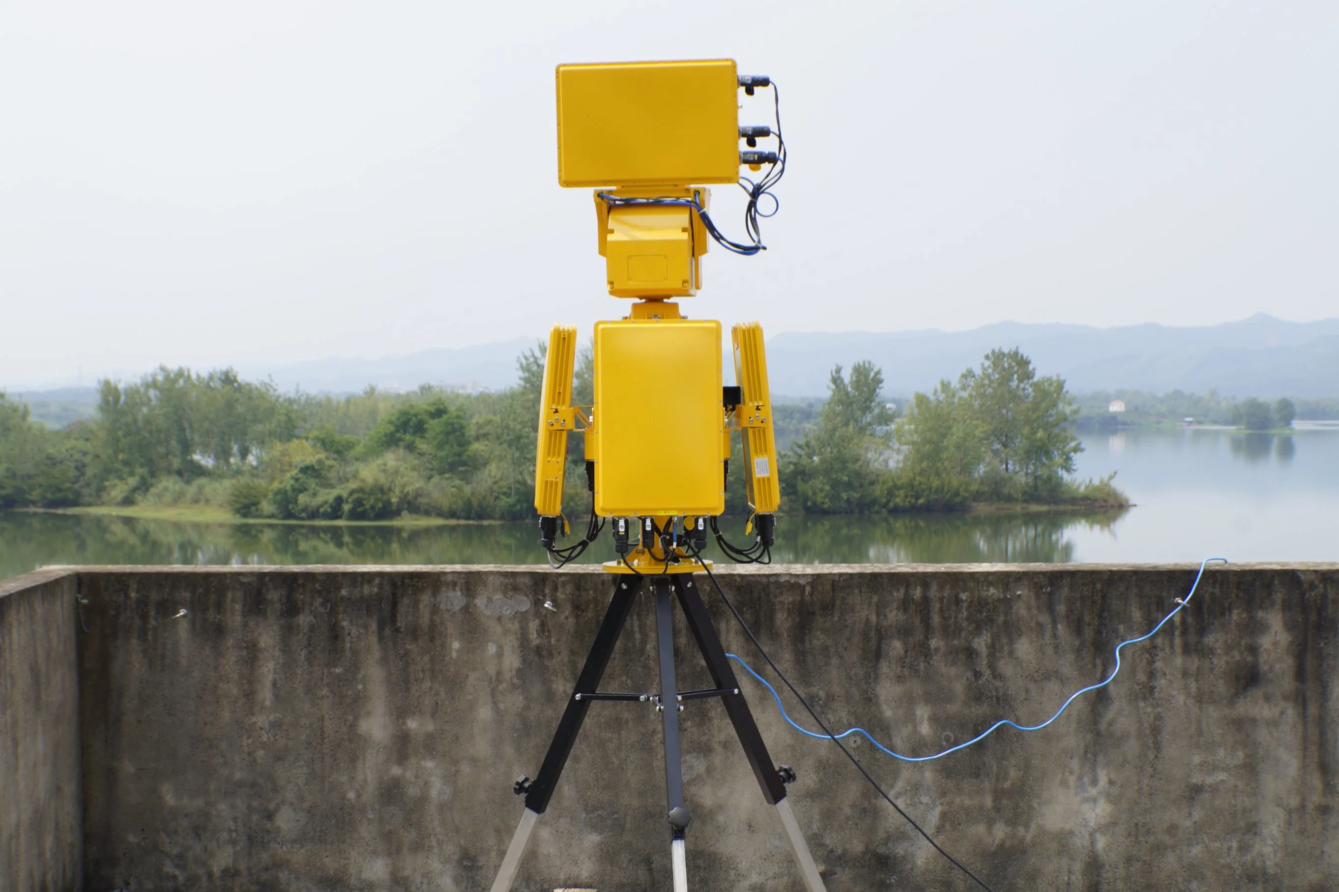 360° pour la surveillance radar de surveillance de sécurité fournit une couverture All-Weather contre les cibles à partir de l'air basse, lente et petites cibles