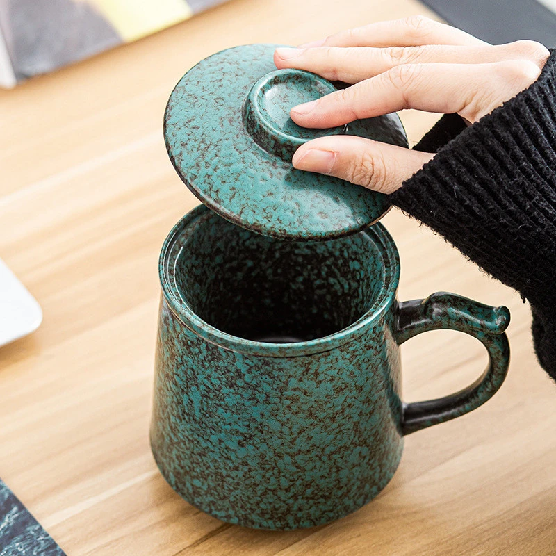 Usine de ventes directes Tasse en céramique avec couvercle du filtre à manche en bois nécessaire à thé de grande capacité de la Coupe du bureau cadeau d'affaires en trois pièces de la Coupe du logo