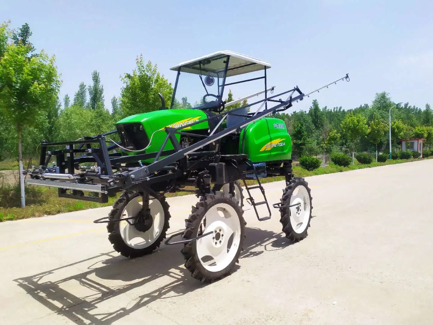 Factory Supply Agricultural Sprayer Machine with Self Propelled Function