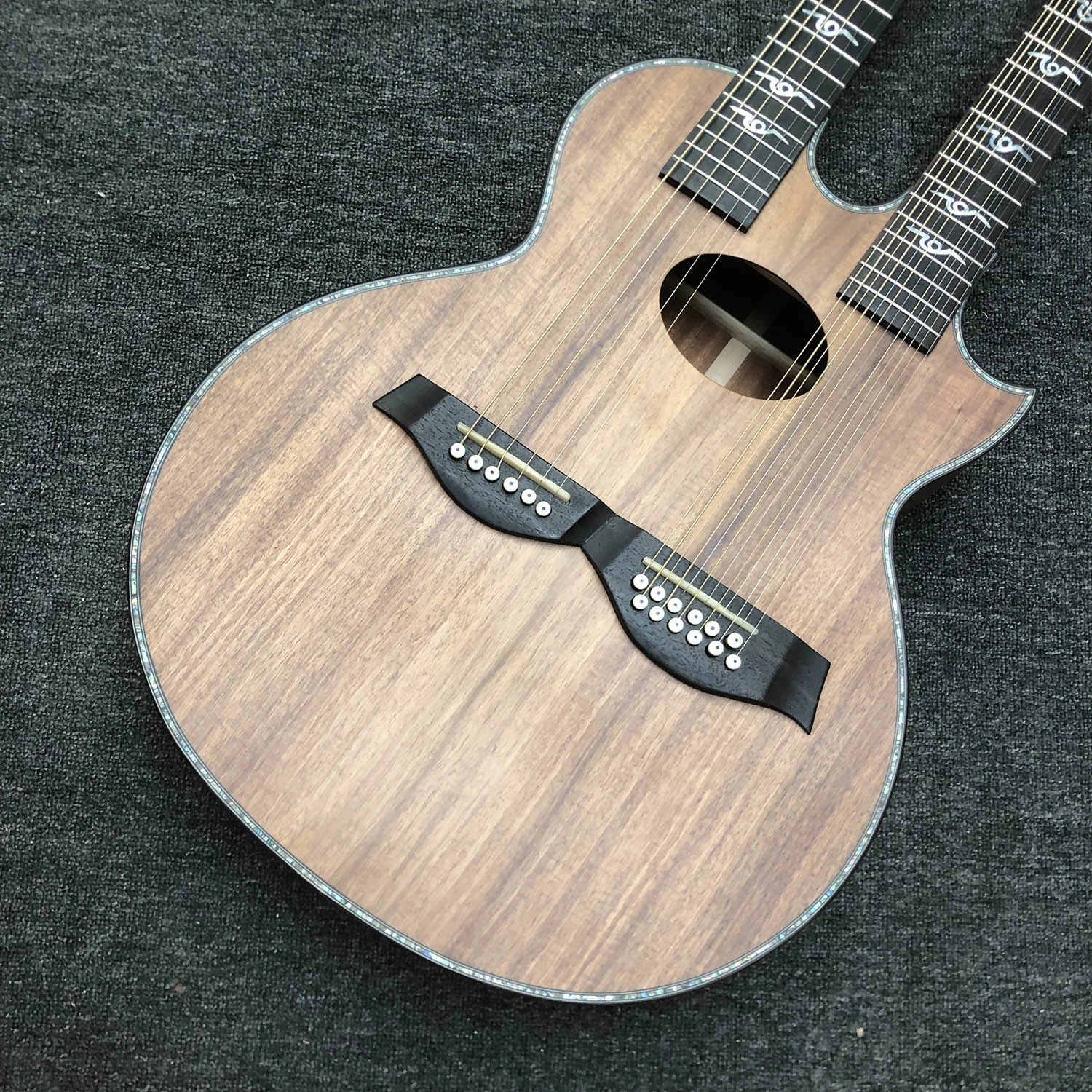 Custom 6+12 Strings Koa Wood Maple Neck Guitarra acústica mate Acabado de la placa de dedos Ebony