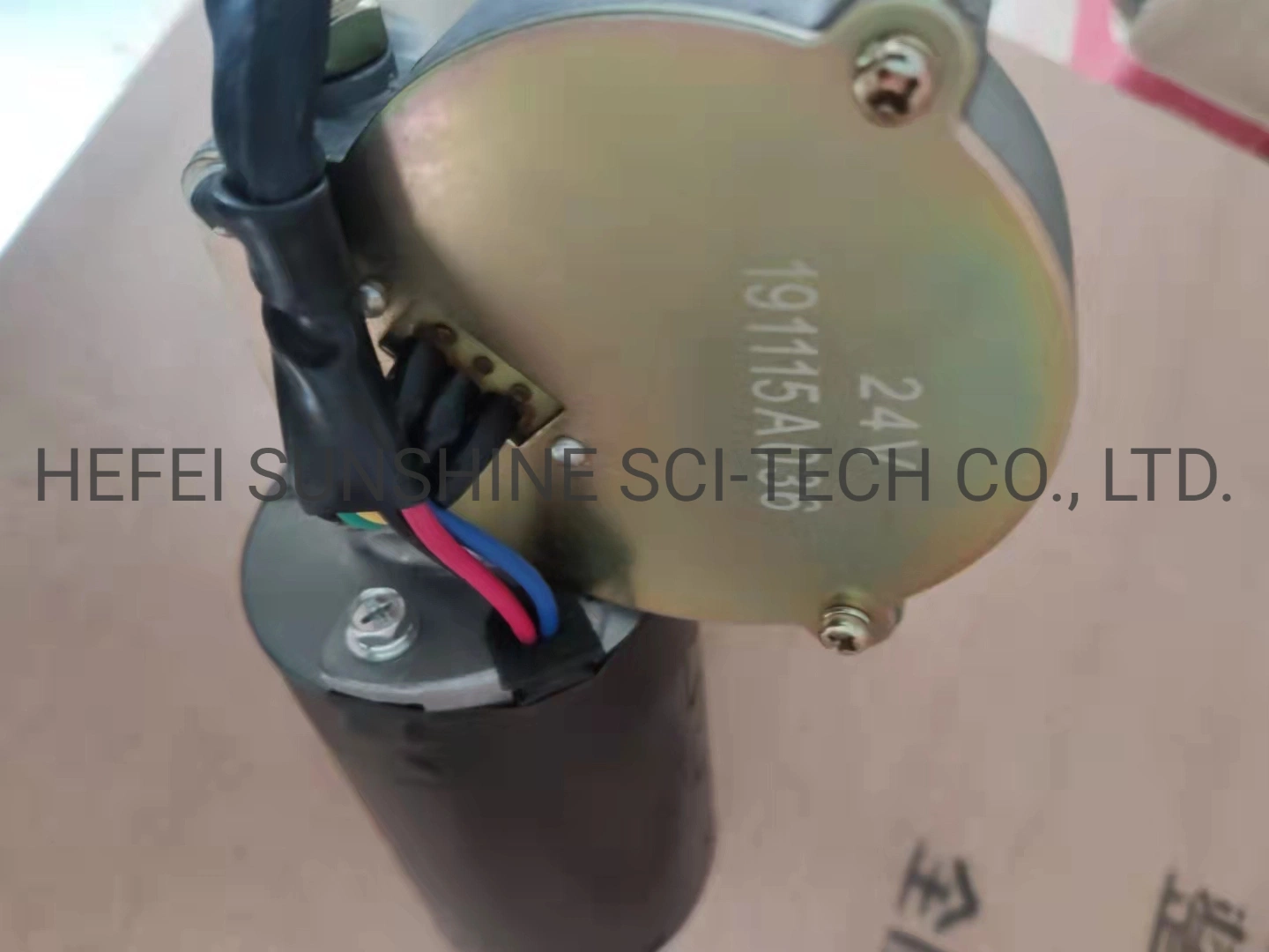 Hot Selling 12V 24V Bus Engineering Vehicle New Design Wiper Motor Manufacture for Bus Truck