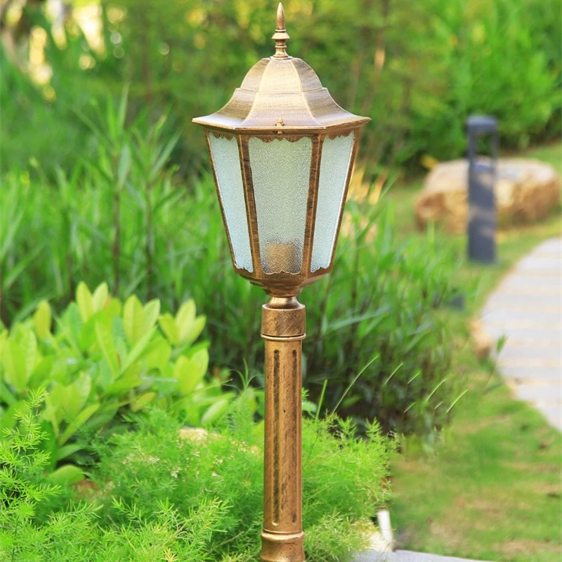 Outdoor European Antique Garden Lights Decorative Power Street Lamp Lighting Road Waterproof Modern Poles LED Solar Street Light