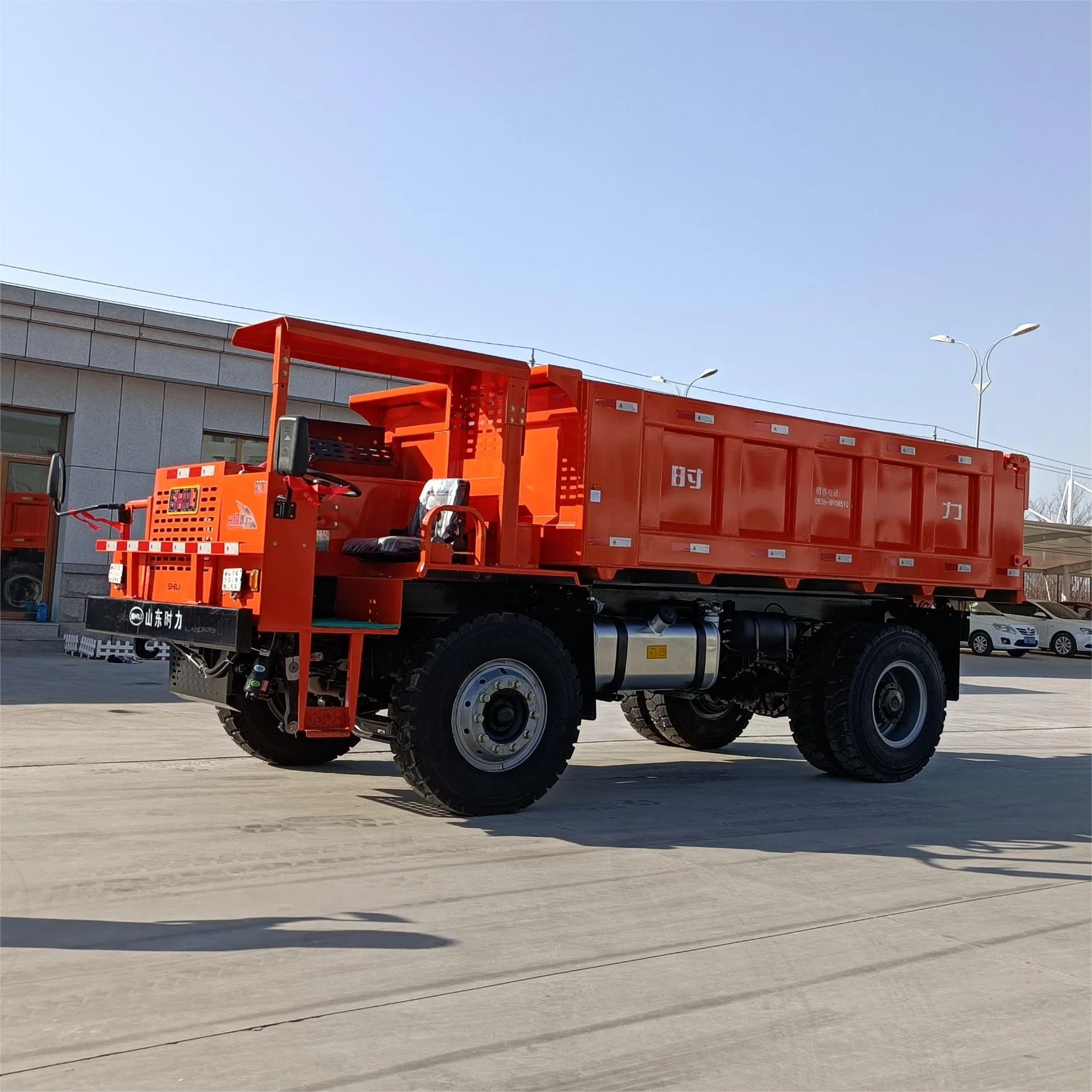 La remoción de la minería subterránea Dumper volquete Camión Volquete 8t en las cuatro ruedas del vehículo de ingeniería Diesel 330CV