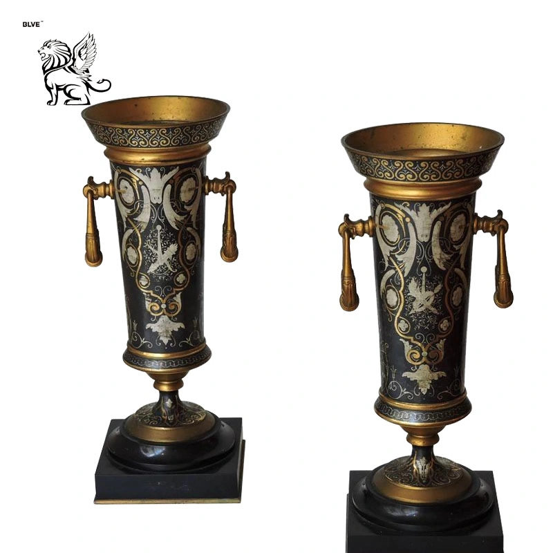 Commerce de gros de haute qualité de luxe chinois métal moulé Bronze laiton antique Vase à fleurs pour la décoration de jardin Accueil Villa BFC-030