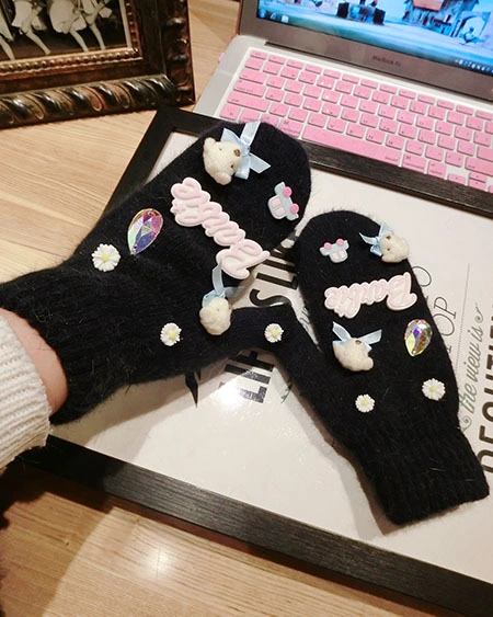 Winter Women Double Layer Rabbit Wool Daisy Flowers Bear Head Stylish Cute Cartoon Students Warm Gloves