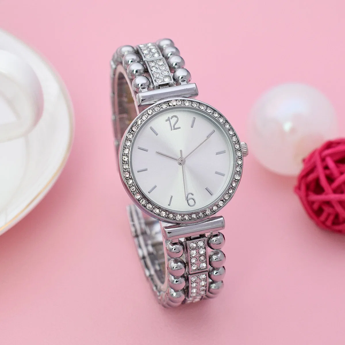 Marque de qualité élevée de regarder les femmes en alliage de métal Lady montres montre à quartz pour cadeaux Promotion