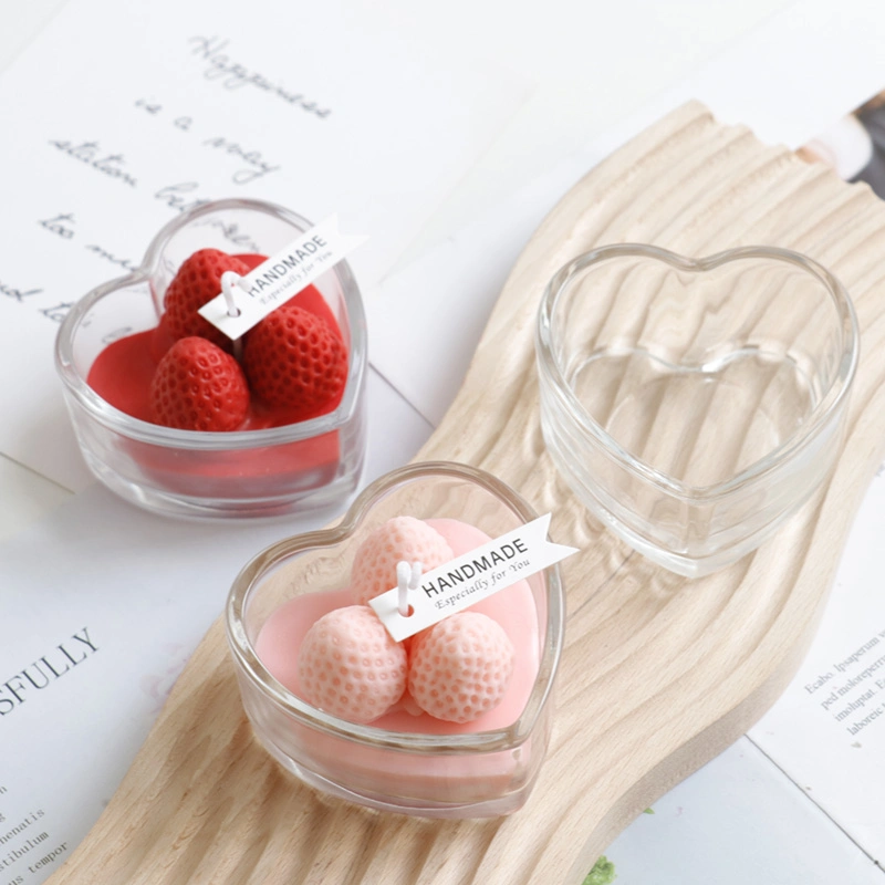 Japonais magnifique Sweetheart romantique Strawberry Jam coeur-forme de coeur Aromatherapy bougie bricolage Porte-bougie en verre pour tasse à cire