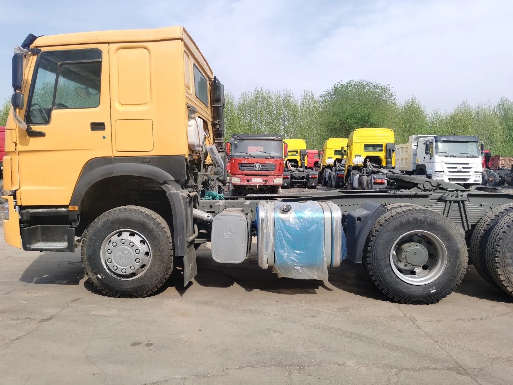 Sinotruk Used 10 Wheels Sinotruk HOWO 371HP Tractor Trucks Head for Africa