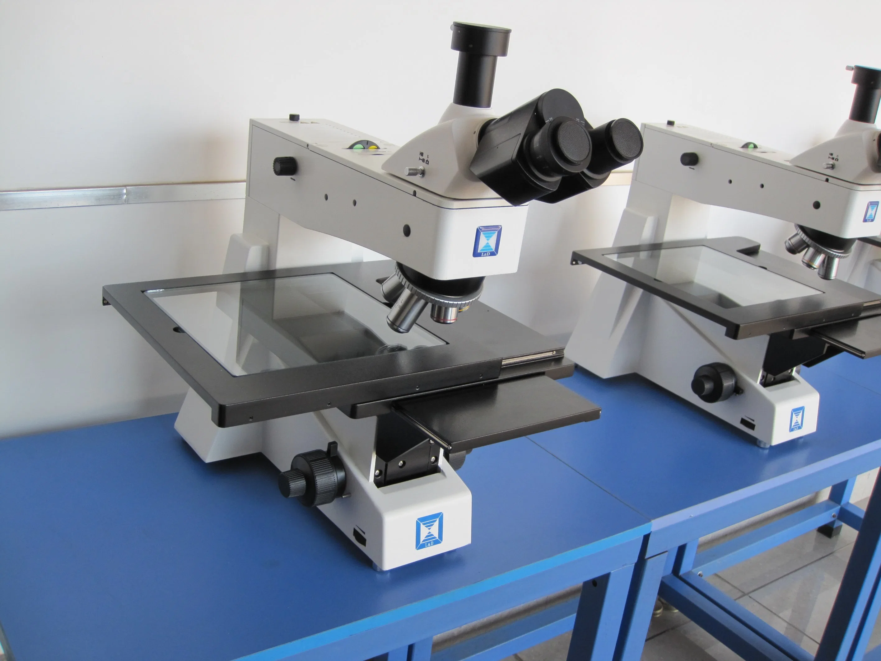 Reflected and Transmitted Illumination Upright Metallurgical Microscope (LM-308)
