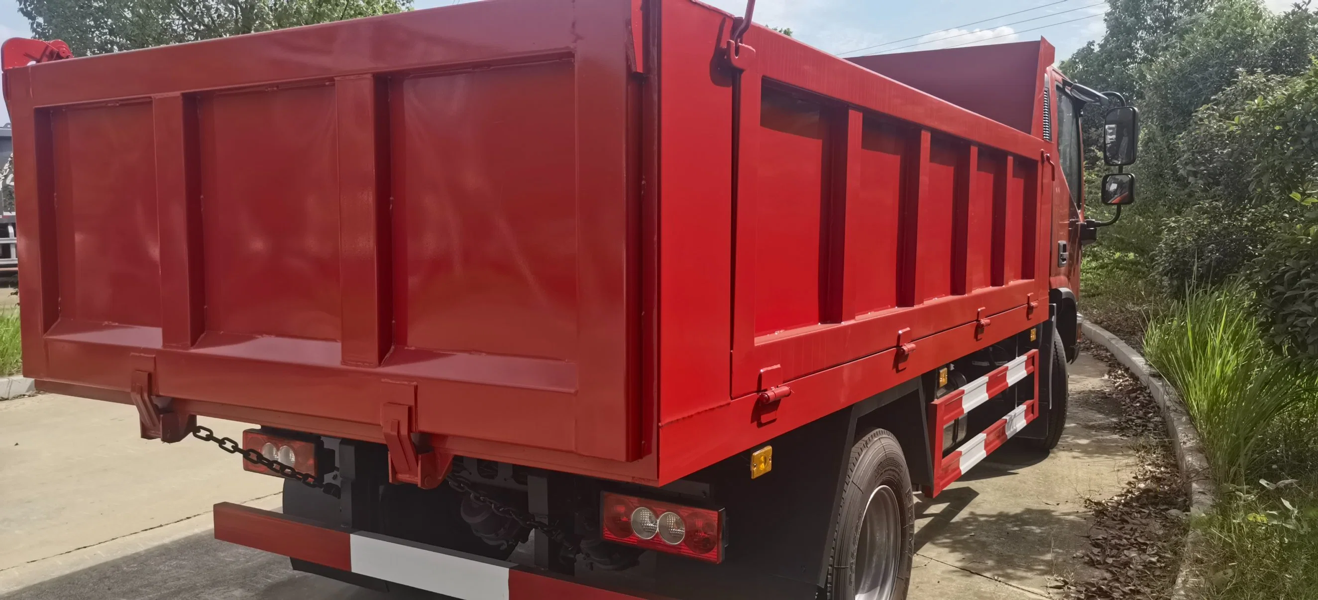 Foto Euro 3 volante a la izquierda 4*2 7 ruedas Tipper Camión volquete ligero en venta