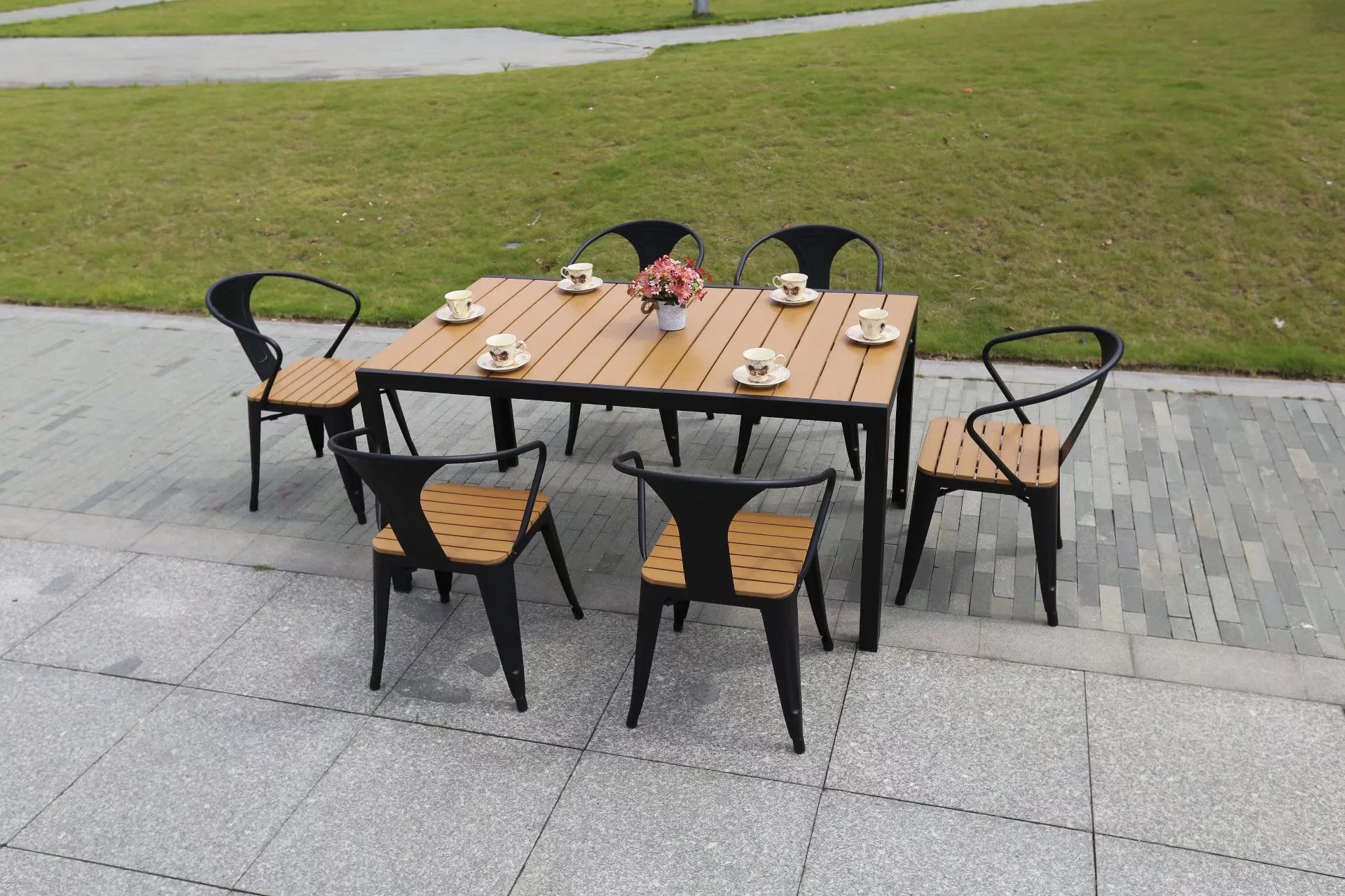 Mobilier et de loisirs de plein air étanche extérieur Balcon Jardin meubles de jardin de combinaison de table et chaise en bois en plastique